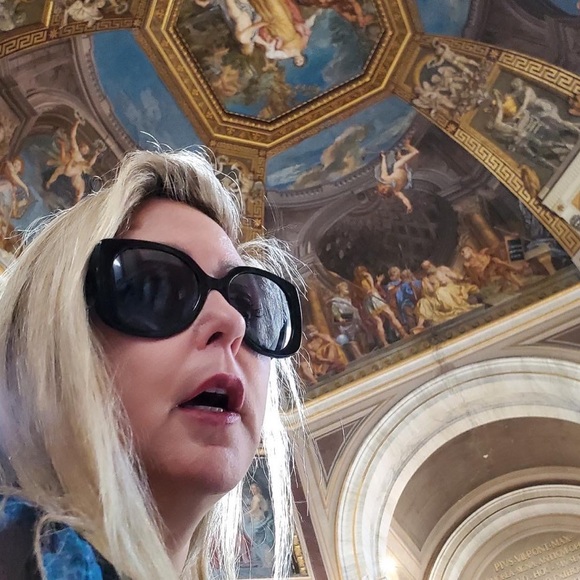 Meet your Posher, Kimberly - Picture 6 of 16